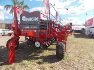 Sembradora Apache 27000+